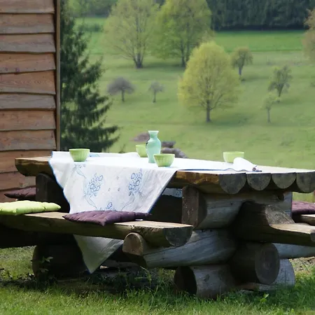 In Near Forest & Lakes Hébergement de vacances *