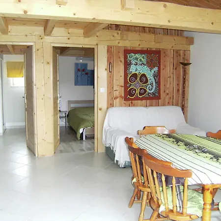 Hébergement de vacances In Near Forest & Lakes