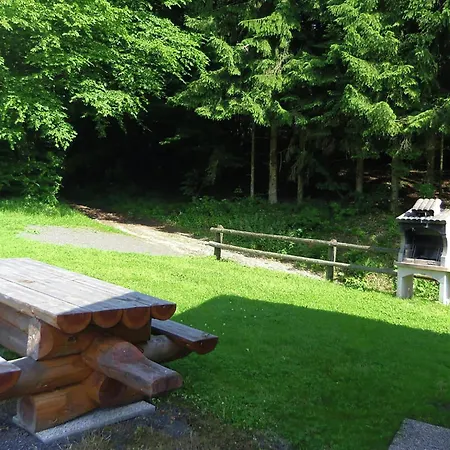 Hébergement de vacances In Near Forest & Lakes *