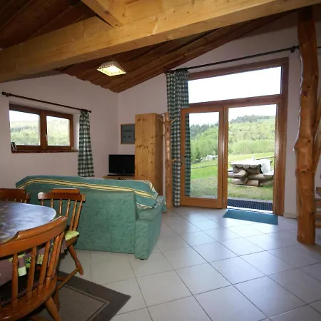 Cosy With Garden In *