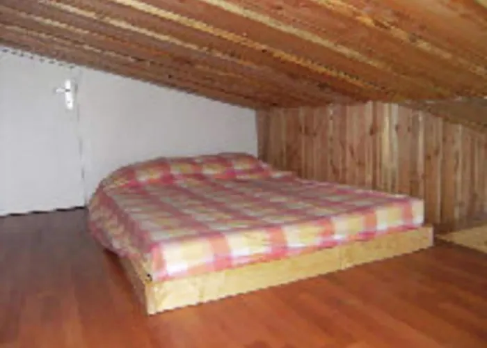 Ferienhaus In Near Forest & Lakes Walscheid